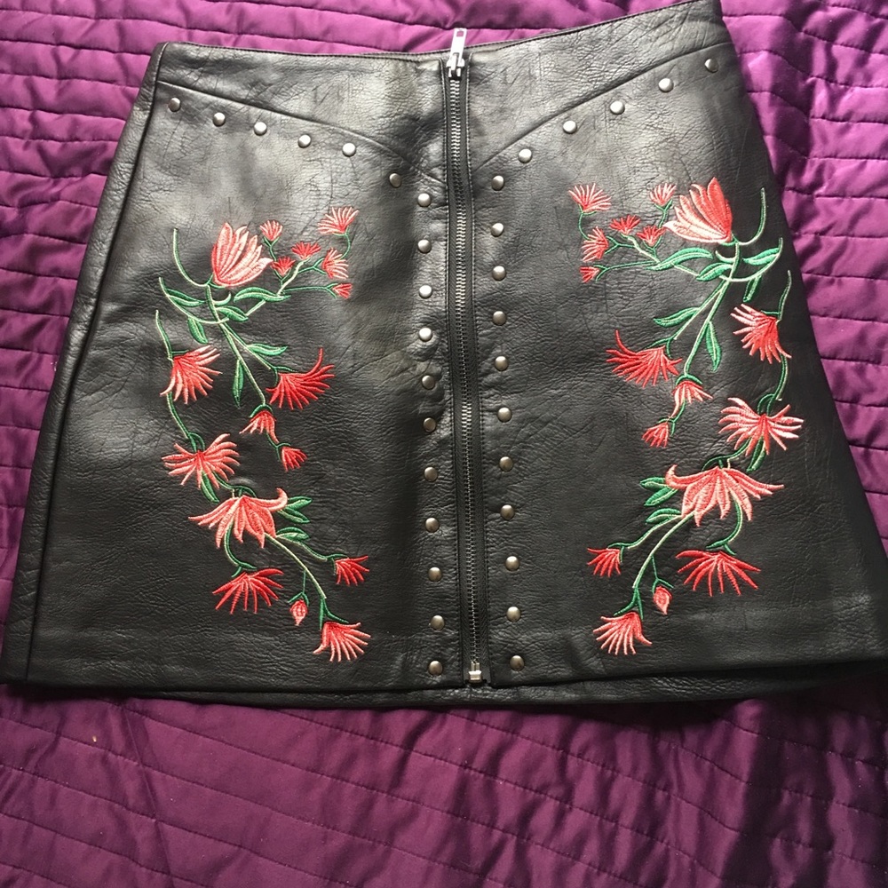 Mini faux leather skirt